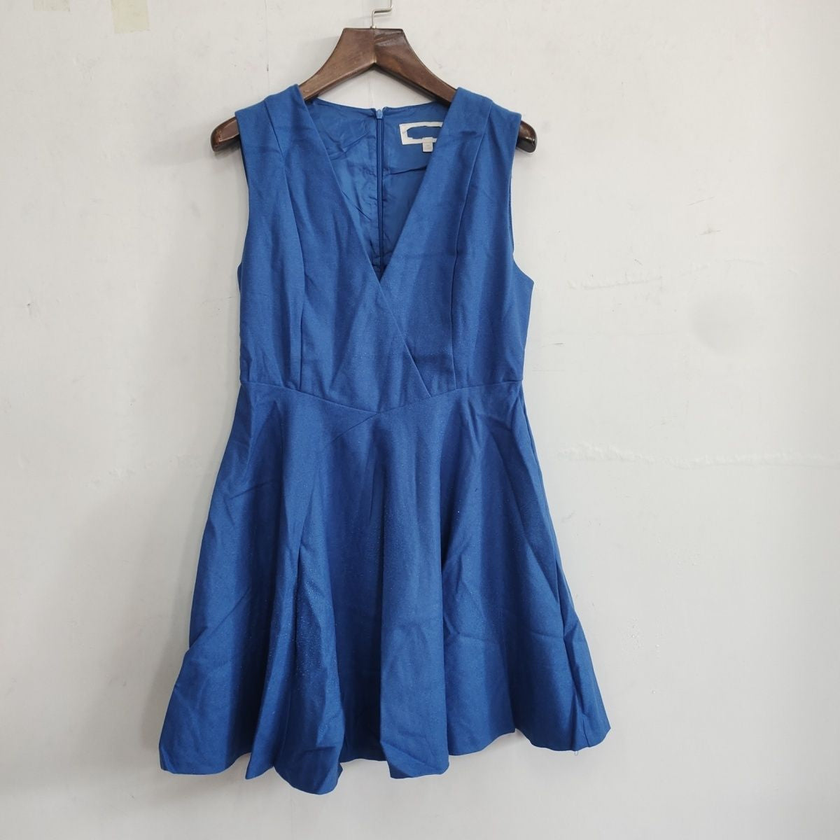 French-Style Sleeveless Skirt with Cinched Waist